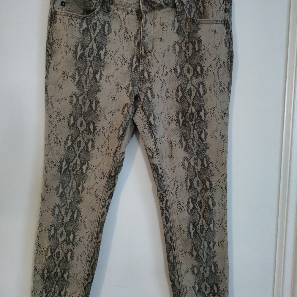 Judy Blue Reptile Patterned SKINNY  FIT Jeans in Cream and Black